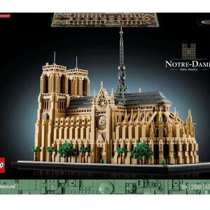 New, unopened LEGO Architecture Notre-Dame set
